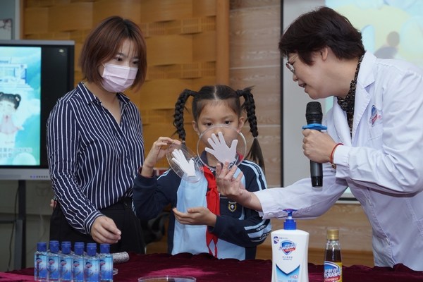 舒膚佳健康充電站洗手健康課落地南寧 將健康傳遞到校園