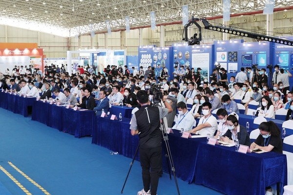 2020東莞先進制造鏈創新發展大會暨東莞跨境電商采購峰會現場