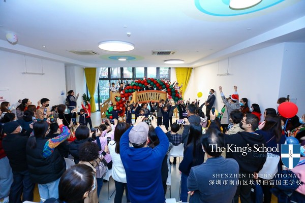 匯聚多元文化，點亮公益愛心 深圳國王學校舉辦冬日圣誕慶典