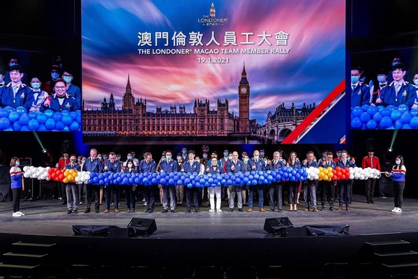 一眾金沙中國管理層及澳門倫敦人開業團隊成員於團隊大會上合照留念。