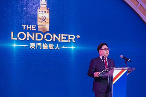 金沙中國有限公司總裁王英偉博士周一在澳門倫敦人水晶金殿舉行的澳門倫敦人首階段揭幕典禮上致辭。澳門倫敦人將于2021年分階段開業。