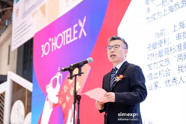上海市文化和旅游局的局長方世忠先生在開幕式上發言