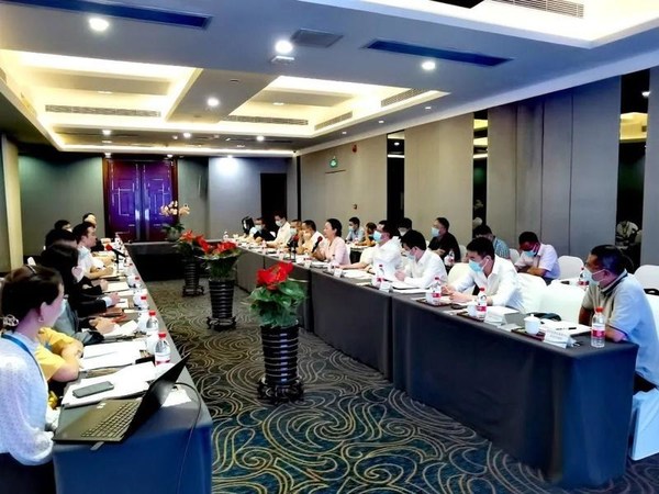 政府暖企 -- 深圳市政協領導赴掛點服務企業格蘭云天調研