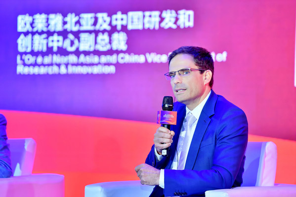 歐萊雅北亞及中國研發副總裁馬斯明發言