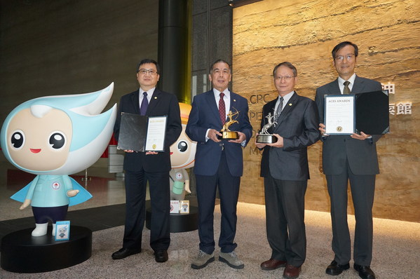 //mma.nyhomeapp.cn/media2/1689210/CPC_s_high_level_management_receives_ACES_awards.jpg?p=medium600