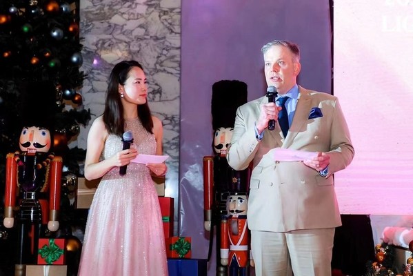 上海虹橋祥源希爾頓酒店2021希爾頓平安圣誕季亮燈開啟