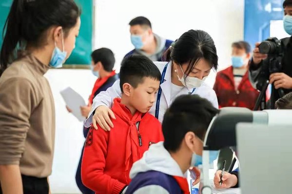 依視路陸遜梯卡榮膺多項企業社會責任獎項