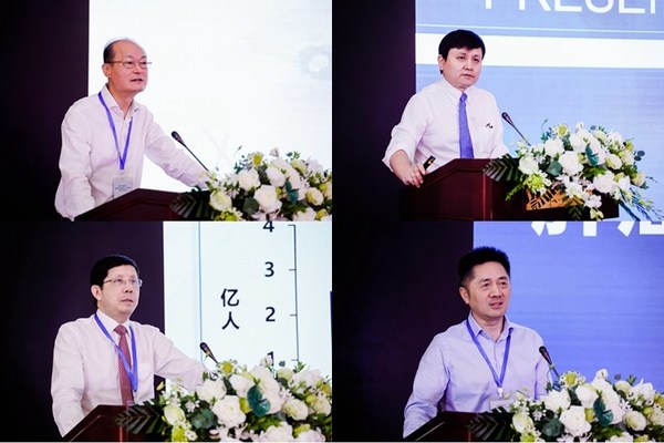 左上：復旦大學附屬兒科醫院黃國英院長；
右上：復旦大學附屬華山醫院張文宏教授；
左下：浙江大學醫學院附屬第二醫院王建安教授；
右下：復旦大學附屬中山醫院院長樊嘉院士