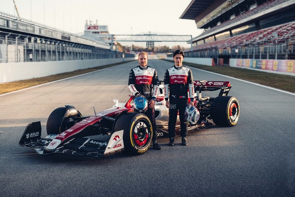 F1首季經歷萬千，DELSEY陪伴周冠宇環游世界