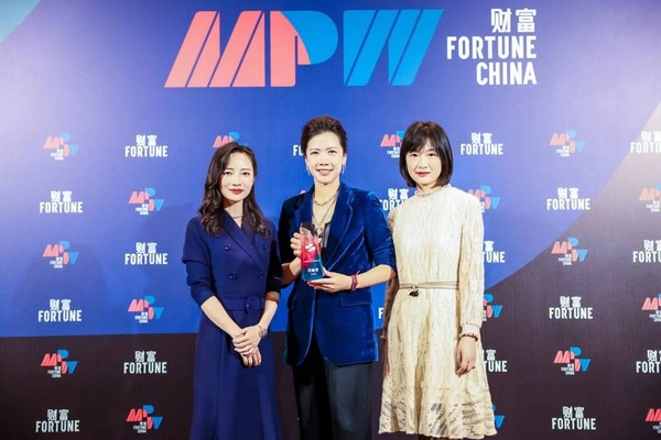 高力國際中國區董事總經理鄧懿君女士榮登2022年《財富》中國最具影響力的商界女性榜單未來榜