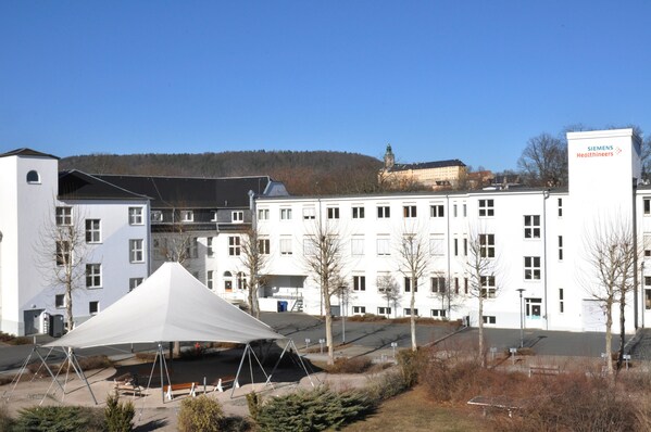 西門子醫療擴建德國魯多爾施塔特生產基地，用于生產瓦里安放療設備核心部件