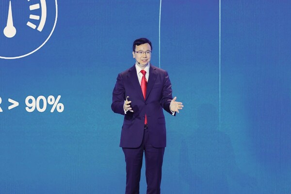 Huawei cho ra m?t LampSite X ?? gi?i phóng ti?m n?ng k? thu?t s? trong nhà