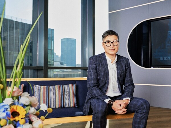 Ansen Li
美敦力大中華及亞太區人才招聘總監
“對美敦力而言，‘創新’和‘多元包容’兩者相輔相成，共同推動著公司在醫療科技領域的發展。在多元包容的氛圍中，我們能夠進行更有意義的創新、更高效的協作，充分創造個人價值，攜手為‘減輕病痛、恢復健康、延長壽命’這一使命而努力。”