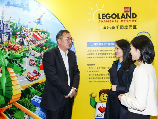 陳忠局長參觀上海樂高樂園旅博會展位