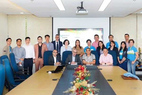 SUEZ signs contract for wastewater treatment project with Maynilad to clean Manila Bay. (PRNewsfoto/SUEZ Group)