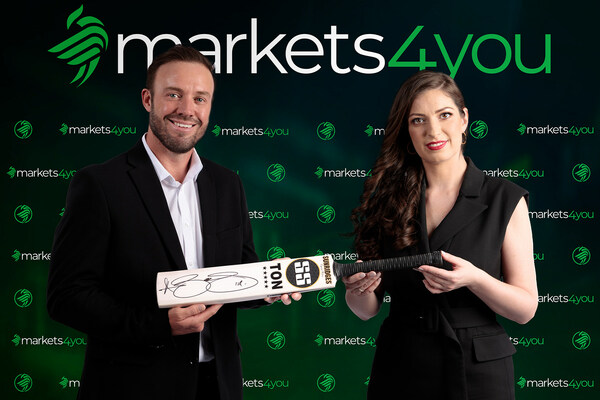 Markets4you K? ni?m 17 n?m v?i Huy?n tho?i Cricket AB de Villiers v?i t? cách là ??i s? Th??ng hi?u
