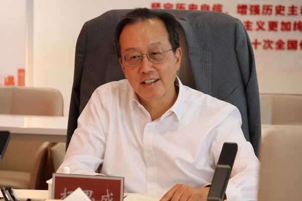 立邦投資有限公司副董事長楊思成參與簽約儀式