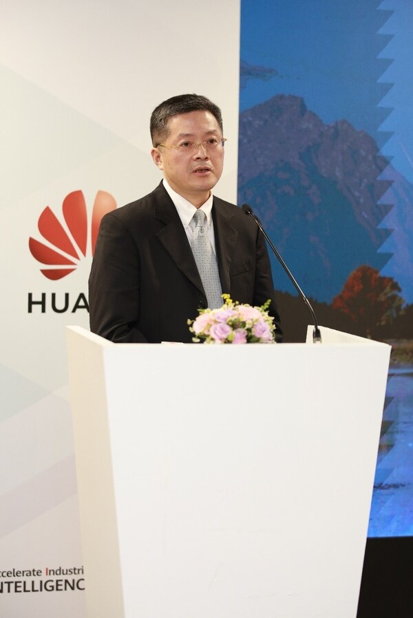華為企業銷售全球伙伴發展、商業與分銷總裁張林 (PRNewsfoto/HUAWEI TECHNOLOGIES CO., LTD.)