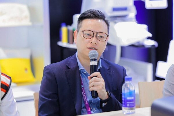 長寧區商務委員會副主任