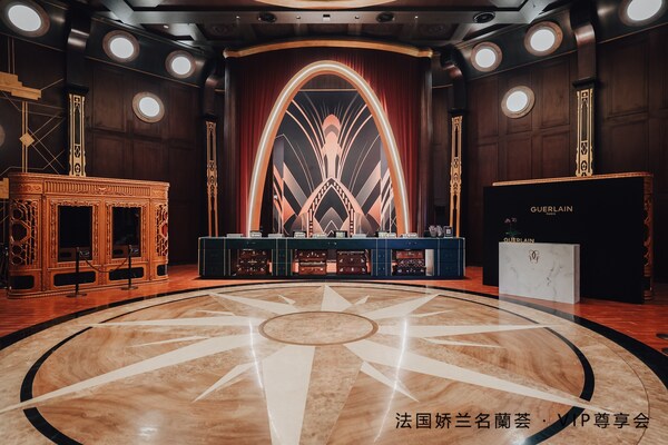 SAGA光明之城：沉浸式戲劇舞臺，品牌也登場