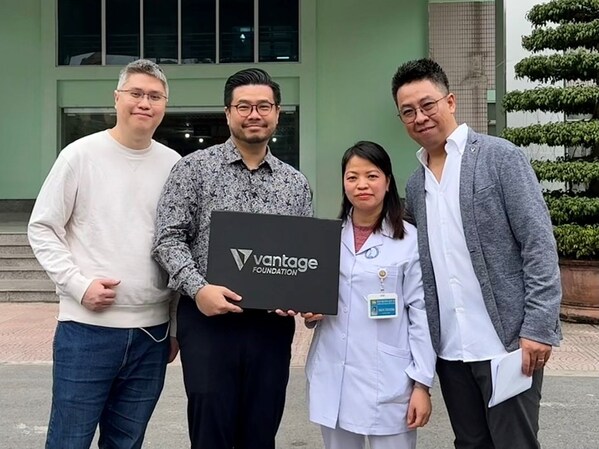 Vantage Foundation Brings Hope and Support to Patients at National Burn Hospital, Hanoi (PRNewsfoto/Vantage Foundation)