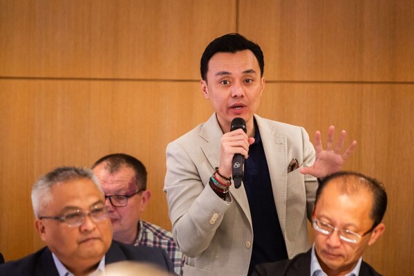 Anton Bonifacio, Globe’s Chief Information Security Officer and Chief AI Officer, speaks at a roundtable discussion on Globe’s efforts against fraud at MWC Barcelona 2025.