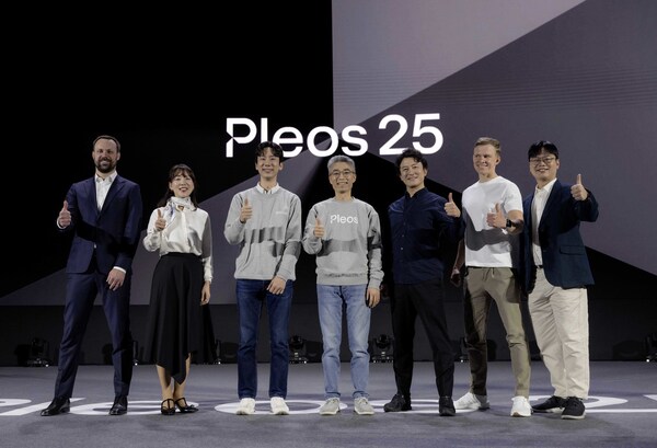 (from left) Noah Zych, Head of Autonomous Mobility and Delivery at Uber; Jaeyeon Jung, EVP and SmartThings Head at Samsung Electronics; Jaeuk Park, CEO of SOCAR; Chang Song, President and Head of Hyundai Motor and Kia’s Advanced Vehicle Platform Division; Tatsuya Matsubara, APAC Head of Automotive at Unity; Denis Nekliudov, Staff Software Engineer and Automotive OS Team Lead Manager at Google; Jaehoo Lee, Head of App Division at Naver