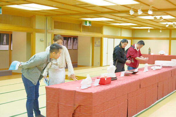 Xinhua Silk Road: 中國の徳化白磁が日本の京都で開催された展示會で輝きを放つ