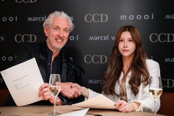 左：國際著名設計師/Moooi品牌聯合創始人&創意總監 Marcel Wanders 右：CCD合伙人兼副總裁、COSMO CROSS創始人鄭熙文 Renee Cheng