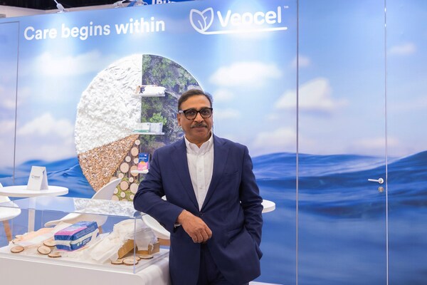 &#20848;&#31934;&#38598;&#22242;&#39318;&#24109;&#25191;&#34892;&#23448; Rohit Aggarwal &#22312;&#36808;&#38463;&#23494; IDEA25 &#30340;&#32500;&#32462;&#19997;&#8482;&#23637;&#20301;