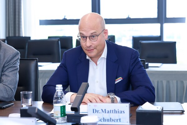 T&#220;V&#33713;&#33589;&#20840;&#29699;&#20132;&#36890;&#26381;&#21153;&#25191;&#34892;&#21103;&#24635;&#35009;Matthias Schubert&#21338;&#22763;