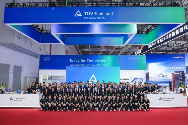 T&#220;V&#33713;&#33589;&#20142;&#30456;SNEC PV+ 2025&#65292;&#36171;&#33021;&#26032;&#33021;&#28304;&#20135;&#19994;&#39640;&#36136;&#37327;&#21457;&#23637;