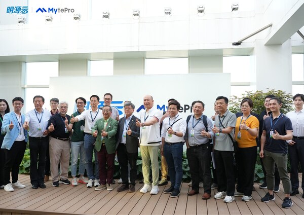 Group Photo of Guests