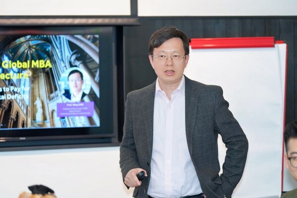 曼徹斯特大學商學院金融學終身講席教授、高級投資風險研究中心副主任高寧