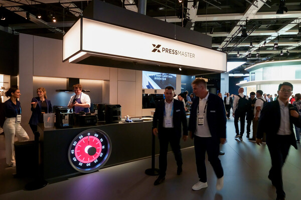 (PRNewsfoto/Midea Group)