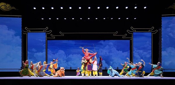 The opening performance featured the Beijing Opera excerpt “The Eighteen Arhats Subdue the Raptor Demon” (Provided by Kunshan Converged Media Center) (PRNewsfoto/Jiangsu Provincial People's Government)