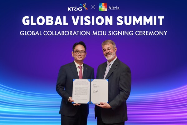 The 23rd, CEO Kyung-man Bang of KT&G and CEO Billy Gifford of Altria signed a comprehensive MOU, forming a basis for strategic collaboration in nicotine and non-nicotine spaces. (PRNewsfoto/KT&G Corporation)
